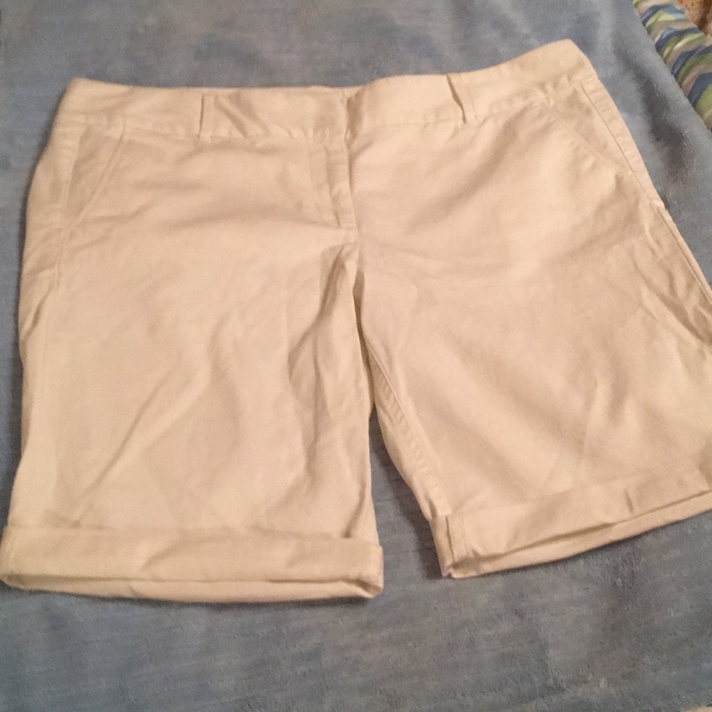 Loft white shorts smoke free home. Size 24